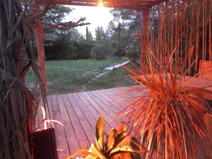 Chalet Banane Devant Piscine, A 6Km Du Festival De Piano De La Roque D'Antheron Rognes Eksteriør bilde
