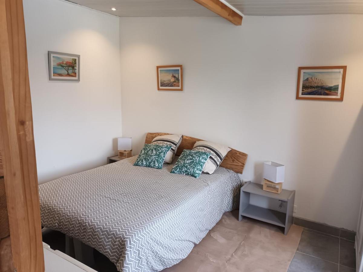 Chalet Banane Devant Piscine, A 6Km Du Festival De Piano De La Roque D'Antheron Rognes Eksteriør bilde