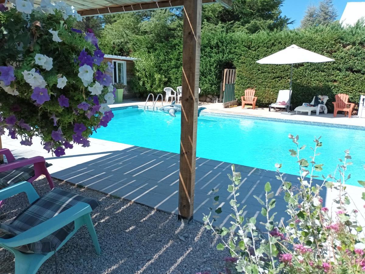 Chalet Banane Devant Piscine, A 6Km Du Festival De Piano De La Roque D'Antheron Rognes Eksteriør bilde